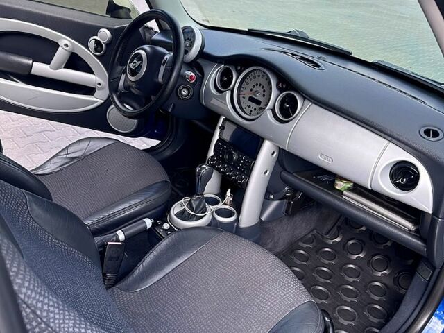 Синий Мини Hatch, объемом двигателя 1.6 л и пробегом 250 тыс. км за 5250 $, фото 6 на Automoto.ua