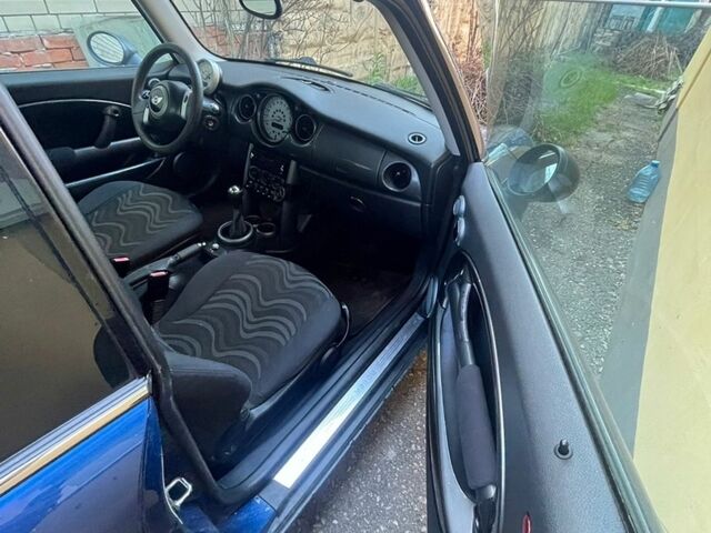 Синий Мини Hatch, объемом двигателя 1.6 л и пробегом 212 тыс. км за 3200 $, фото 7 на Automoto.ua