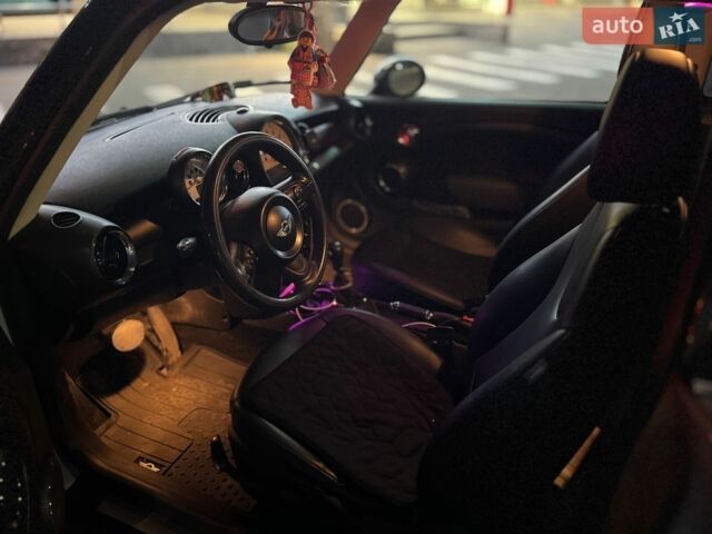 Синий Мини Hatch, объемом двигателя 1.6 л и пробегом 200 тыс. км за 8600 $, фото 3 на Automoto.ua