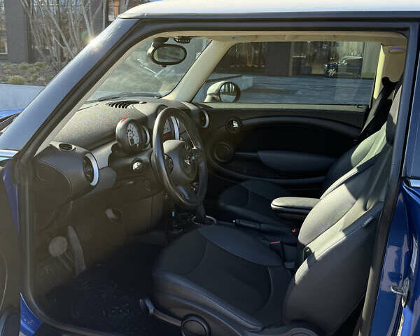 Синий Мини Hatch, объемом двигателя 1.6 л и пробегом 113 тыс. км за 8500 $, фото 8 на Automoto.ua