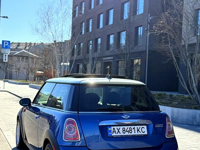 Синій Міні Hatch, об'ємом двигуна 1.6 л та пробігом 113 тис. км за 8900 $, фото 3 на Automoto.ua
