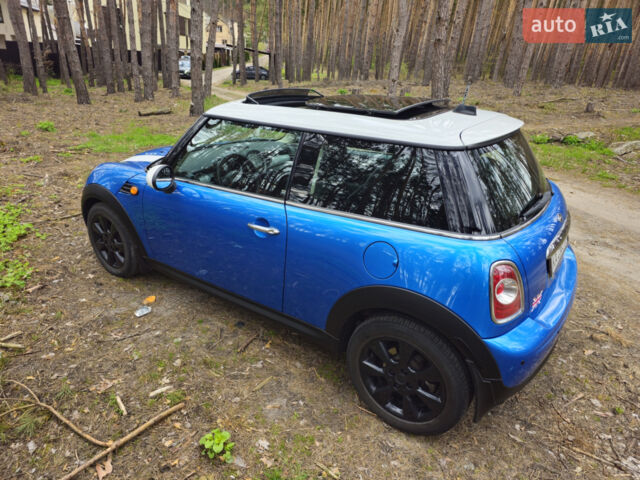 Синий Мини Hatch, объемом двигателя 1.6 л и пробегом 178 тыс. км за 9000 $, фото 3 на Automoto.ua