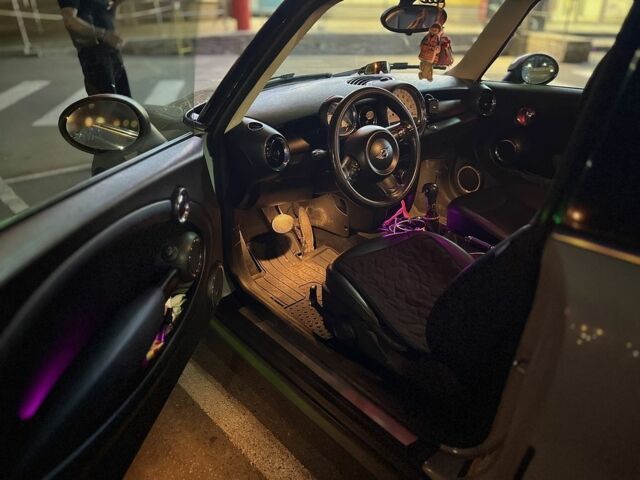 Синій Міні Hatch, об'ємом двигуна 1.6 л та пробігом 200 тис. км за 8900 $, фото 4 на Automoto.ua