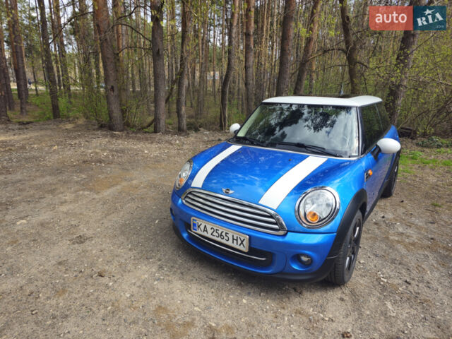 Синий Мини Hatch, объемом двигателя 1.6 л и пробегом 178 тыс. км за 9000 $, фото 2 на Automoto.ua