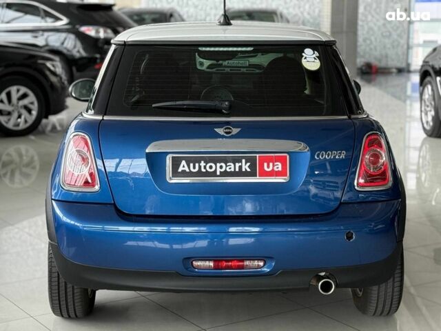 Мини Hatch 2013 в Одессе на Automoto.ua Синий Мини Hatch, объемом двигателя 1.6 л и пробегом 156 тыс. км за 10440 $, фото 5 на Automoto.ua