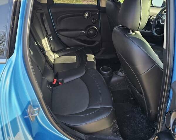 Синий Мини Hatch, объемом двигателя 1.5 л и пробегом 75 тыс. км за 12300 $, фото 5 на Automoto.ua