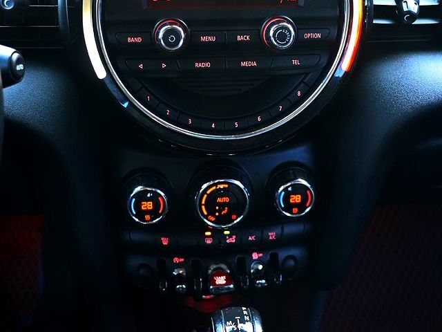 Синий Мини Hatch, объемом двигателя 1.5 л и пробегом 12800 тыс. км за 11555 $, фото 7 на Automoto.ua