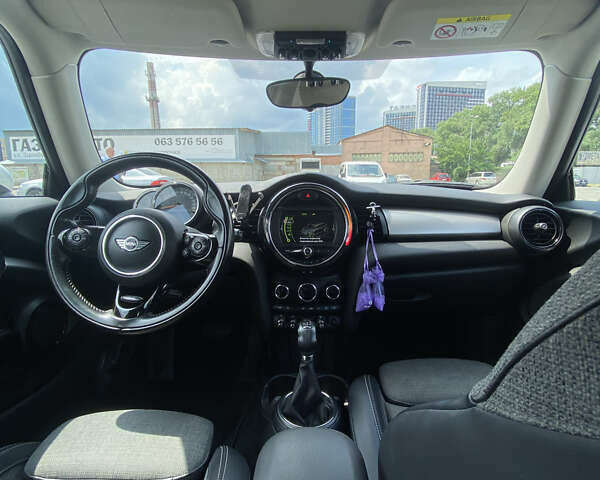 Синий Мини Hatch, объемом двигателя 1.5 л и пробегом 36 тыс. км за 18000 $, фото 3 на Automoto.ua
