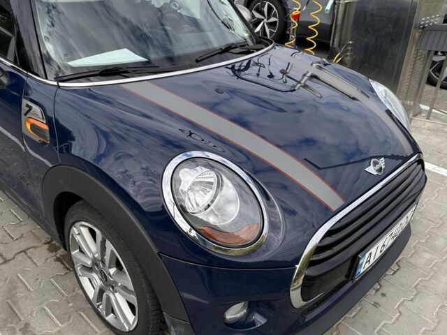 Синій Міні Hatch, об'ємом двигуна 1.5 л та пробігом 49 тис. км за 17498 $, фото 1 на Automoto.ua