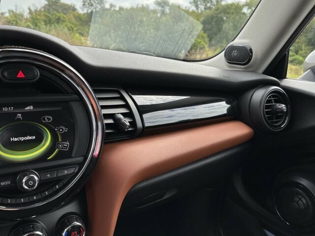 Синій Міні Hatch, об'ємом двигуна 1.5 л та пробігом 49 тис. км за 17498 $, фото 9 на Automoto.ua