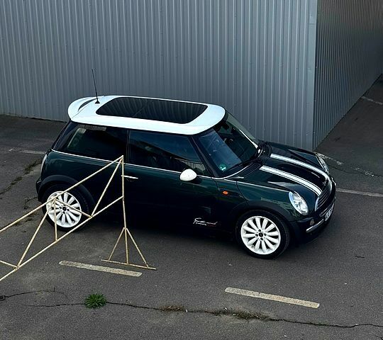 Зеленый Мини Hatch, объемом двигателя 1.6 л и пробегом 265 тыс. км за 5500 $, фото 2 на Automoto.ua