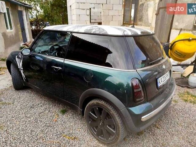 Зеленый Мини Hatch, объемом двигателя 1.6 л и пробегом 243 тыс. км за 5200 $, фото 1 на Automoto.ua