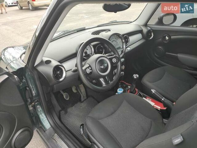 Зеленый Мини Hatch, объемом двигателя 1.56 л и пробегом 265 тыс. км за 6100 $, фото 12 на Automoto.ua