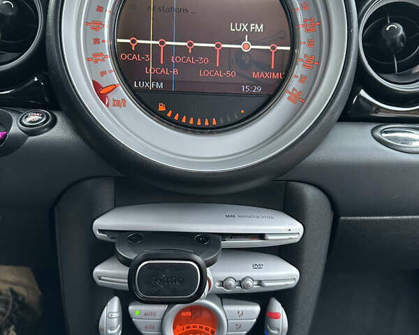 Зелений Міні Hatch, об'ємом двигуна 1.6 л та пробігом 110 тис. км за 8000 $, фото 13 на Automoto.ua