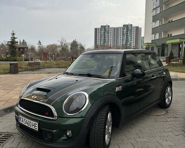 Зеленый Мини Hatch, объемом двигателя 1.6 л и пробегом 189 тыс. км за 8500 $, фото 1 на Automoto.ua