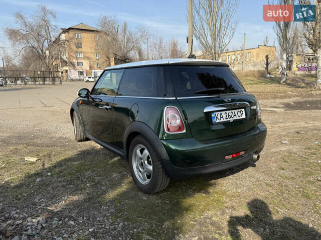 Зеленый Мини Hatch, объемом двигателя 1.6 л и пробегом 178 тыс. км за 7600 $, фото 2 на Automoto.ua