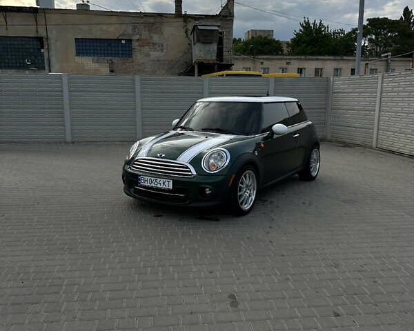 Зеленый Мини Hatch, объемом двигателя 1.6 л и пробегом 190 тыс. км за 8300 $, фото 3 на Automoto.ua