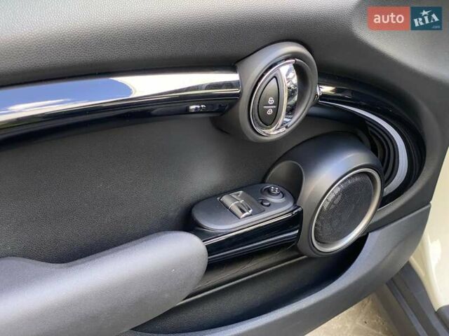 Зелений Міні Hatch, об'ємом двигуна 2 л та пробігом 90 тис. км за 15990 $, фото 12 на Automoto.ua