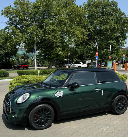 Зеленый Мини Hatch, объемом двигателя 2 л и пробегом 99 тыс. км за 15500 $, фото 2 на Automoto.ua