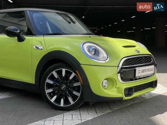 Зелений Міні Hatch, об'ємом двигуна 2 л та пробігом 90 тис. км за 15990 $, фото 1 на Automoto.ua