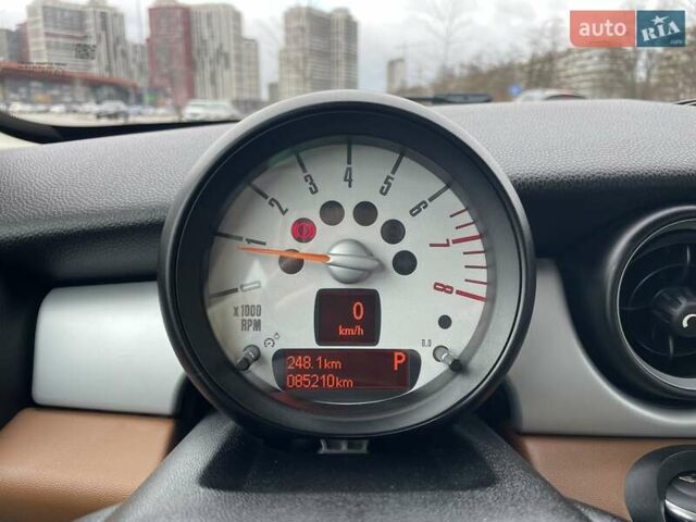 Оранжевый Мини Hatch, объемом двигателя 1.6 л и пробегом 85 тыс. км за 10500 $, фото 5 на Automoto.ua