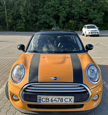 Оранжевый Мини Hatch, объемом двигателя 1.5 л и пробегом 156 тыс. км за 12700 $, фото 5 на Automoto.ua