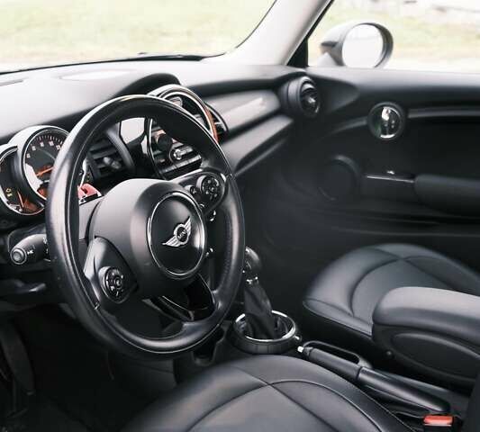 Помаранчевий Міні Hatch, об'ємом двигуна 1.5 л та пробігом 45 тис. км за 13100 $, фото 3 на Automoto.ua