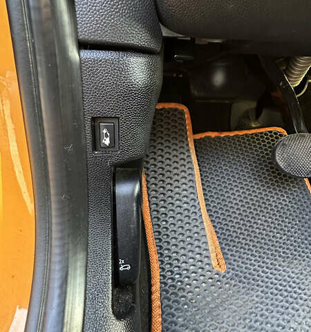 Оранжевый Мини Hatch, объемом двигателя 1.5 л и пробегом 156 тыс. км за 12700 $, фото 24 на Automoto.ua