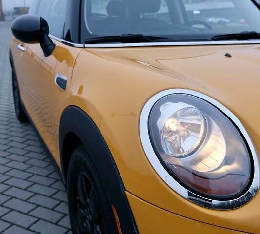 Помаранчевий Міні Hatch, об'ємом двигуна 1.5 л та пробігом 45 тис. км за 13100 $, фото 7 на Automoto.ua