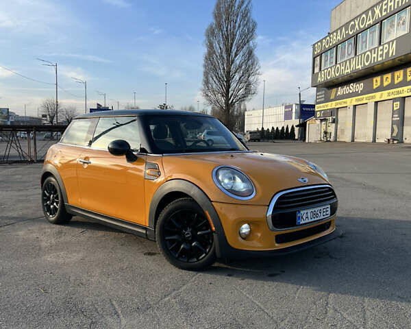 Оранжевый Мини Hatch, объемом двигателя 1.5 л и пробегом 120 тыс. км за 11500 $, фото 4 на Automoto.ua