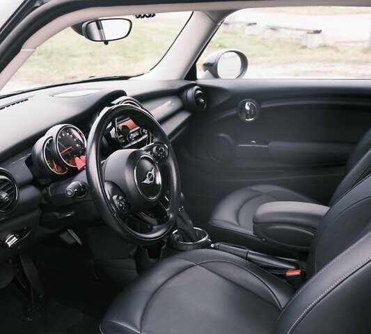 Помаранчевий Міні Hatch, об'ємом двигуна 1.5 л та пробігом 45 тис. км за 13100 $, фото 6 на Automoto.ua