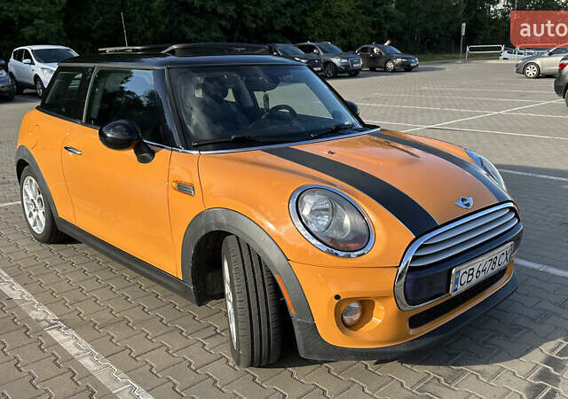 Оранжевый Мини Hatch, объемом двигателя 1.5 л и пробегом 156 тыс. км за 12700 $, фото 3 на Automoto.ua