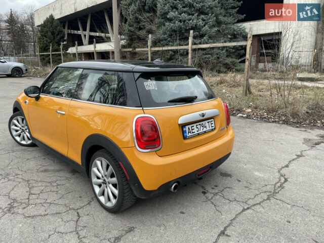 Помаранчевий Міні Hatch, об'ємом двигуна 1.5 л та пробігом 95 тис. км за 14000 $, фото 2 на Automoto.ua