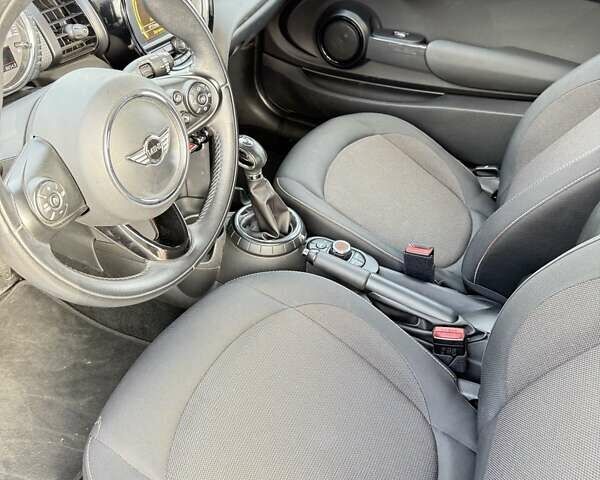 Оранжевый Мини Hatch, объемом двигателя 1.5 л и пробегом 65 тыс. км за 13000 $, фото 4 на Automoto.ua