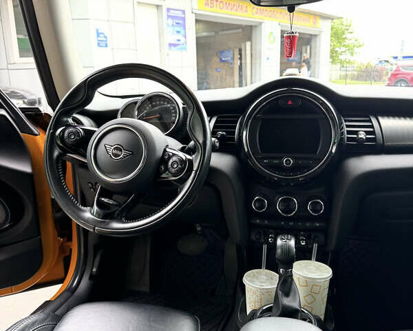 Оранжевый Мини Hatch, объемом двигателя 1.5 л и пробегом 108 тыс. км за 15500 $, фото 1 на Automoto.ua