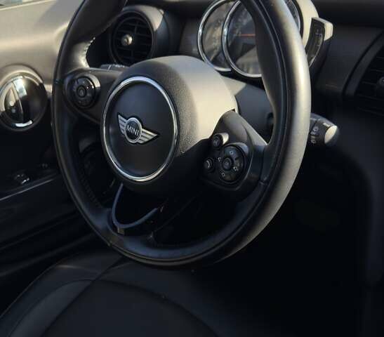 Оранжевый Мини Hatch, объемом двигателя 1.5 л и пробегом 92 тыс. км за 14500 $, фото 6 на Automoto.ua