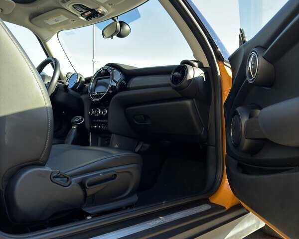 Оранжевый Мини Hatch, объемом двигателя 1.5 л и пробегом 92 тыс. км за 14500 $, фото 12 на Automoto.ua