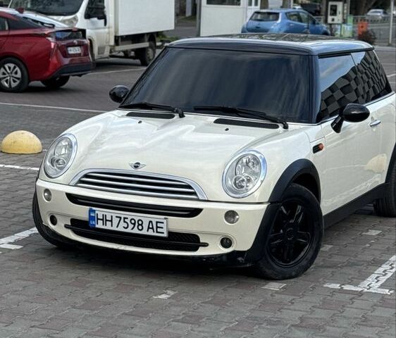Белый Мини Мини, объемом двигателя 1.6 л и пробегом 173 тыс. км за 5100 $, фото 1 на Automoto.ua