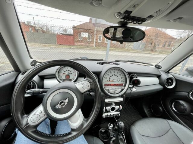Білий Міні Mini, об'ємом двигуна 1.6 л та пробігом 117 тис. км за 7800 $, фото 6 на Automoto.ua