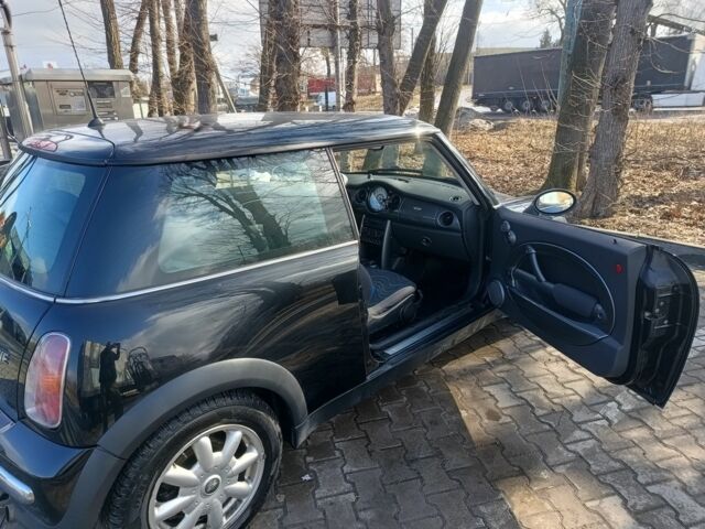 Чорний Міні Mini, об'ємом двигуна 1.6 л та пробігом 300 тис. км за 4987 $, фото 1 на Automoto.ua