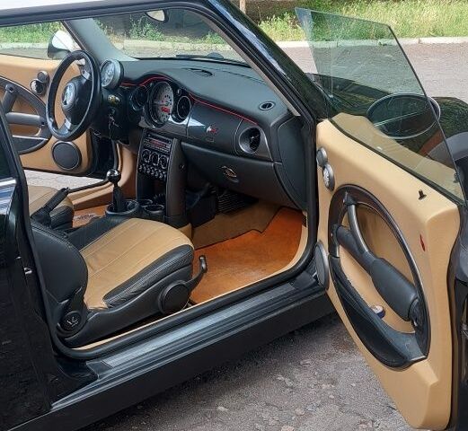 Чорний Міні Mini, об'ємом двигуна 1.6 л та пробігом 224 тис. км за 5305 $, фото 11 на Automoto.ua