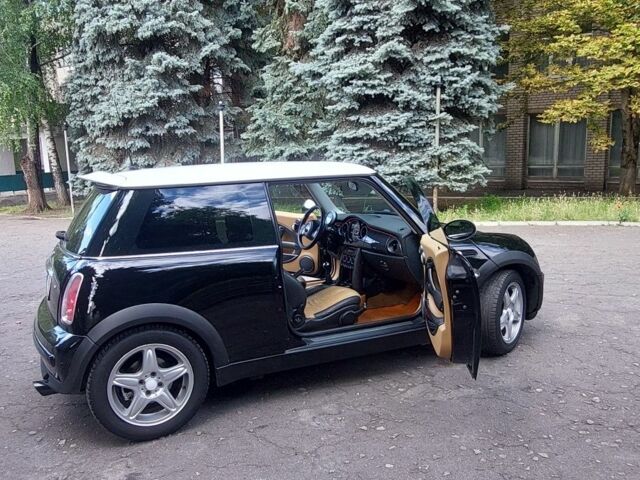 Чорний Міні Mini, об'ємом двигуна 1.6 л та пробігом 224 тис. км за 5305 $, фото 4 на Automoto.ua