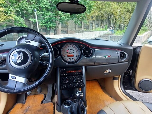 Чорний Міні Mini, об'ємом двигуна 1.6 л та пробігом 224 тис. км за 5305 $, фото 8 на Automoto.ua