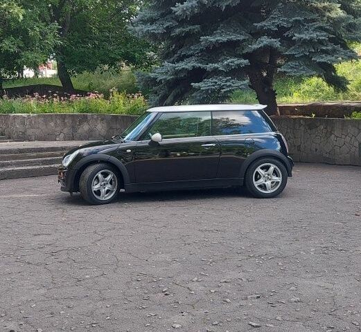 Чорний Міні Mini, об'ємом двигуна 1.6 л та пробігом 224 тис. км за 5305 $, фото 17 на Automoto.ua