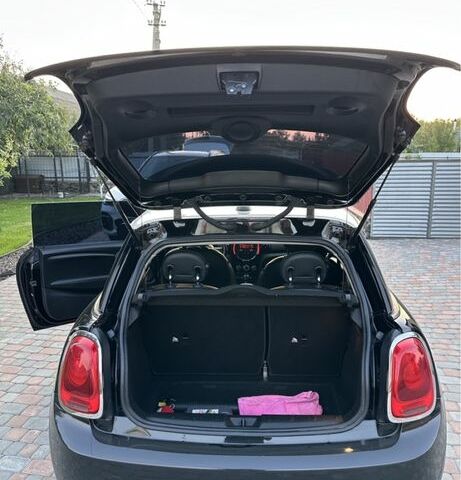 Черный Мини Мини, объемом двигателя 1.5 л и пробегом 118 тыс. км за 10500 $, фото 2 на Automoto.ua