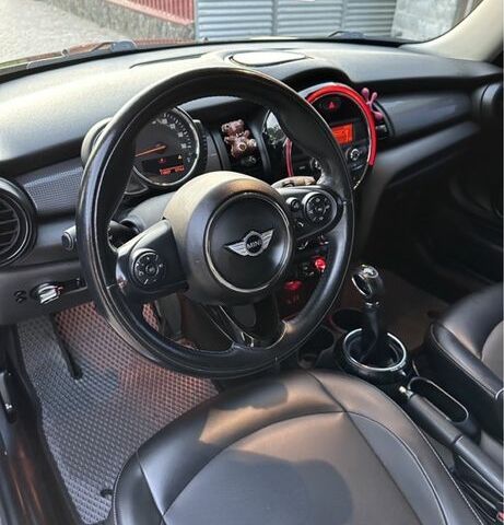 Черный Мини Мини, объемом двигателя 1.5 л и пробегом 118 тыс. км за 10500 $, фото 1 на Automoto.ua