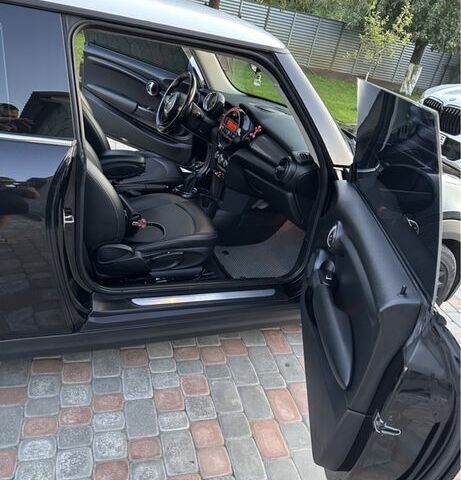 Черный Мини Мини, объемом двигателя 1.5 л и пробегом 118 тыс. км за 10500 $, фото 3 на Automoto.ua