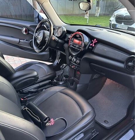 Черный Мини Мини, объемом двигателя 1.5 л и пробегом 118 тыс. км за 10500 $, фото 4 на Automoto.ua