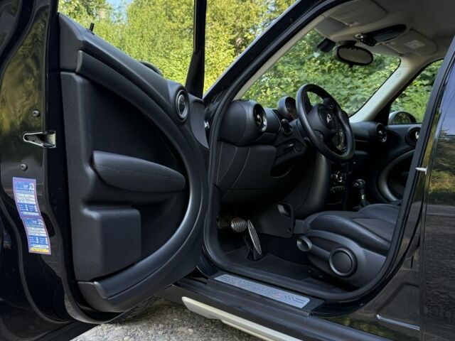 Черный Мини Мини, объемом двигателя 2 л и пробегом 192 тыс. км за 15499 $, фото 6 на Automoto.ua