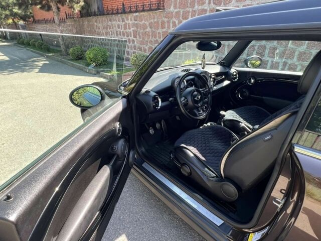 Коричневий Міні Mini, об'ємом двигуна 1.6 л та пробігом 191 тис. км за 8500 $, фото 14 на Automoto.ua